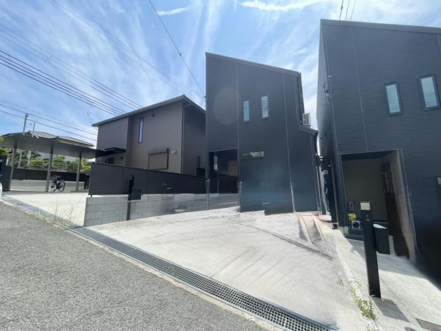 3LDK+S house in Suma Ward, Kobe, Hyogo - Photo 1