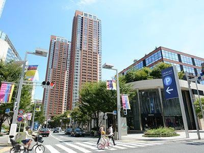 2LDK apartment in Minato Ward, Tokyo - Photo 1