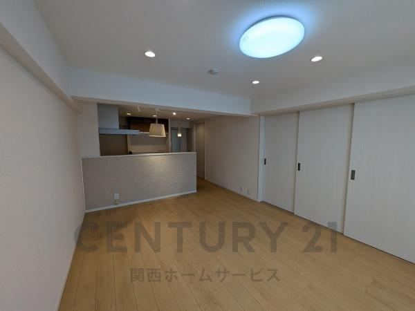 4LDK apartment in Takatsuki, Osaka - Photo 1