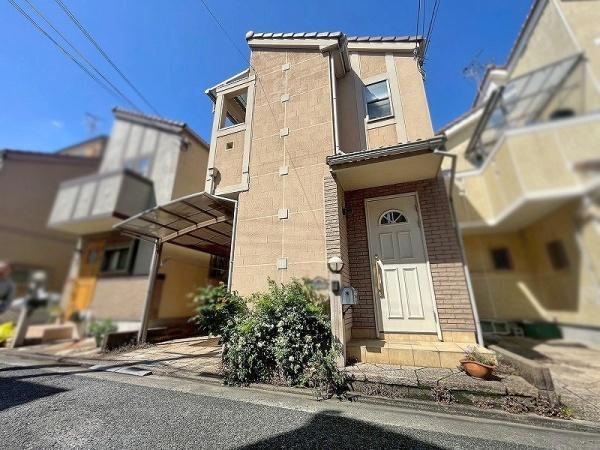 3LDK house in Yao, Osaka - Photo 1