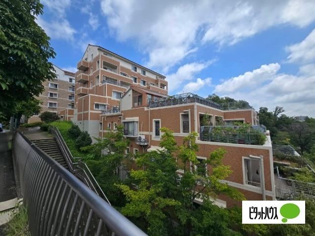 5LDK apartment in Hachioji, Tokyo - Photo 1