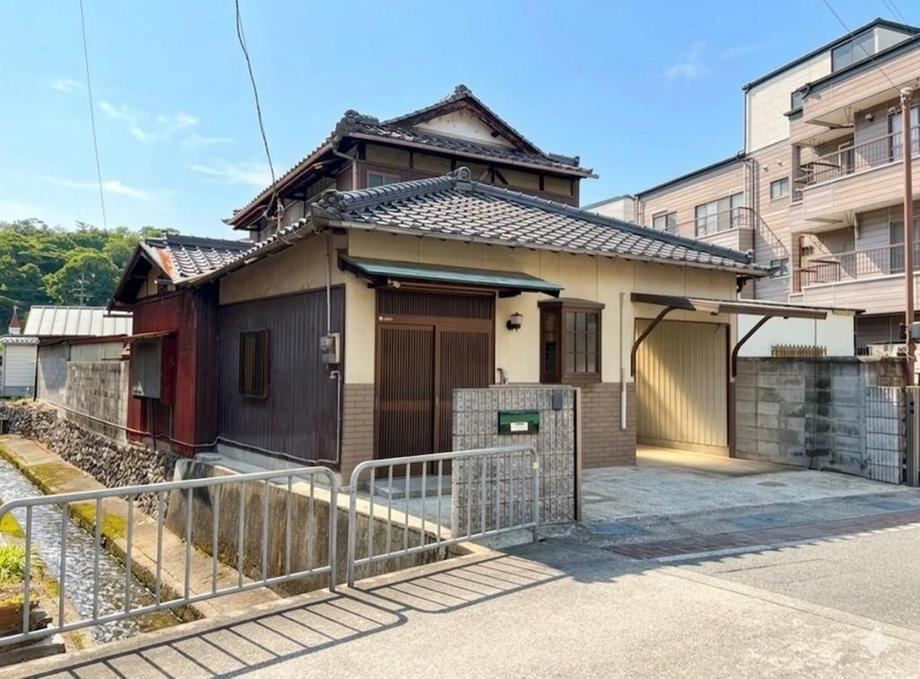 7DK house in Tatsuno, Hyogo - Photo 1