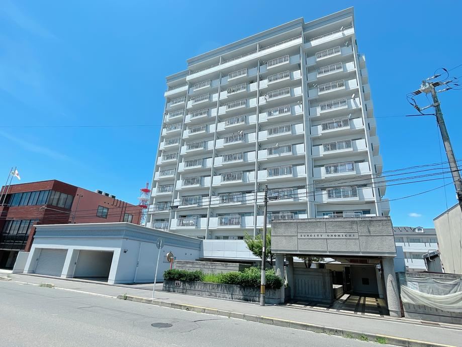 3LDK apartment in Onomichi, Hiroshima - Photo 1