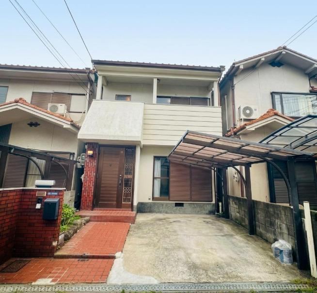 4LDK house in Higashiosaka, Osaka - Photo 1