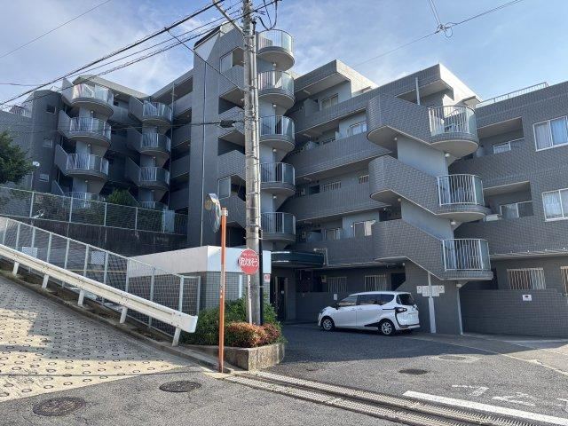 2LDK+S apartment in Kashiwa, Chiba - Photo 1