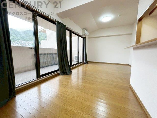 3LDK apartment in Nishinomiya, Hyogo - Photo 1