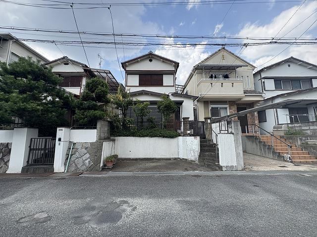 4DK house in Hirakata, Osaka - Photo 1
