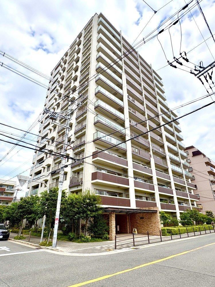 2LDK apartment in Asahi Ward, Osaka - Photo 1