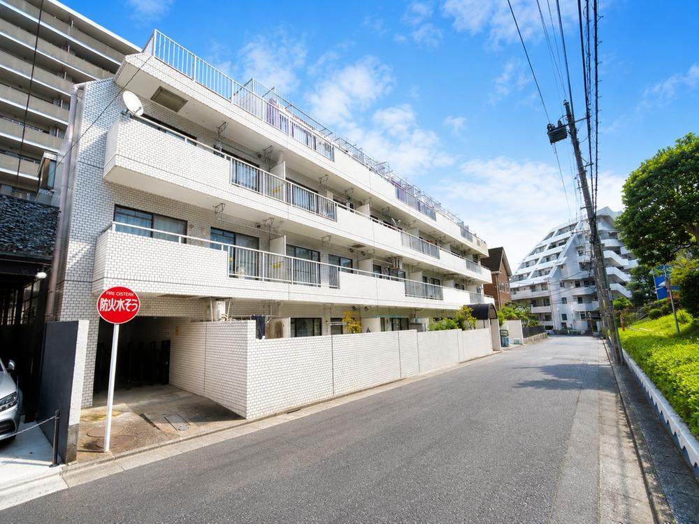 2LDK apartment in Tama, Tokyo - Photo 1