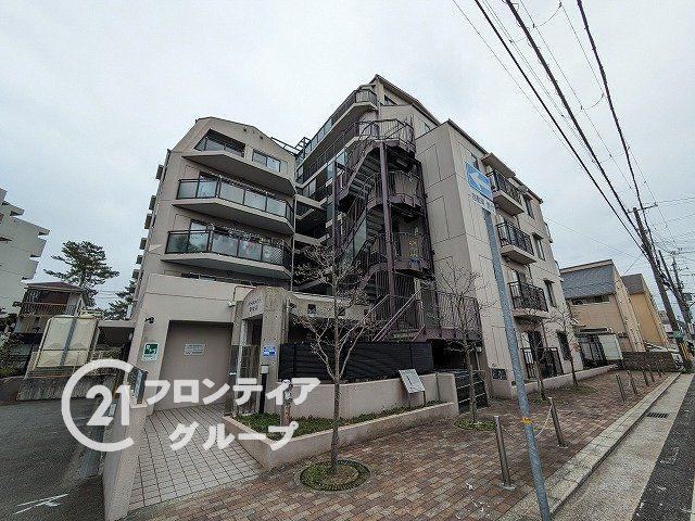 2LDK apartment in Nishinomiya, Hyogo - Photo 1