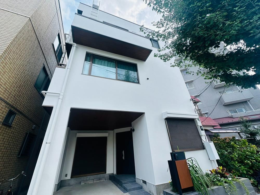 4LDK house in Adachi Ward, Tokyo - Photo 1