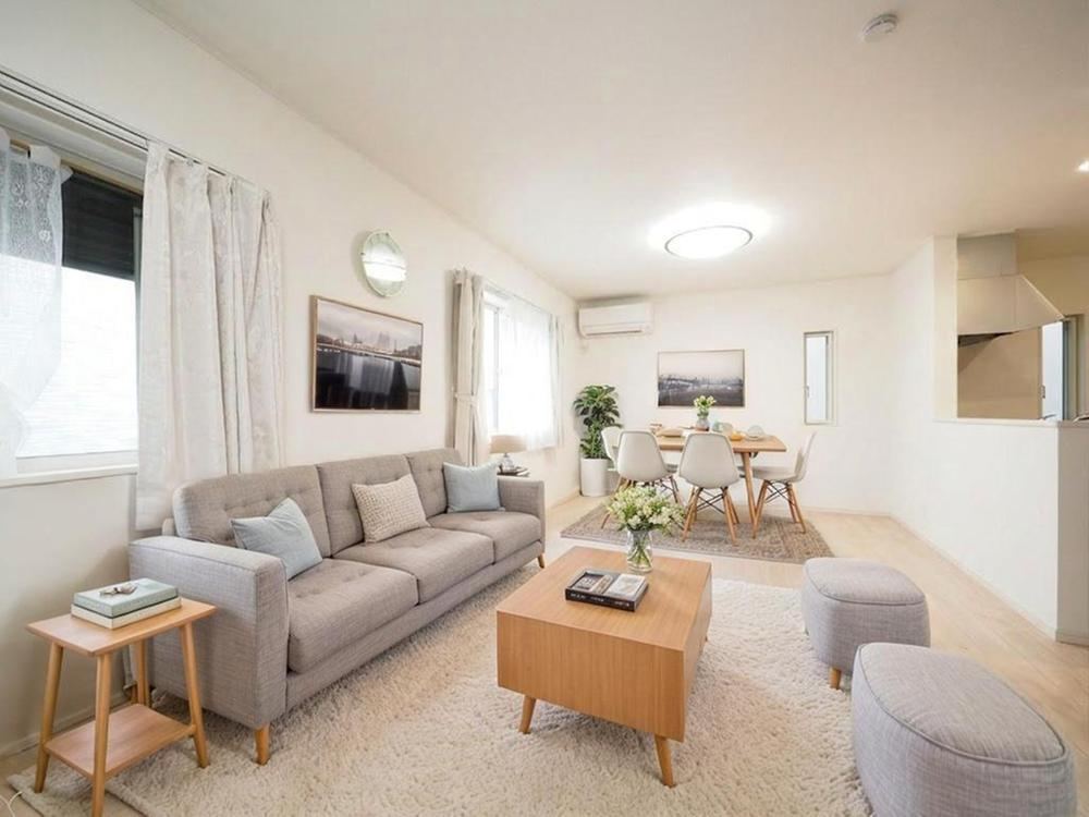 4LDK house in Samukawa, Koza District, Kanagawa - Photo 1