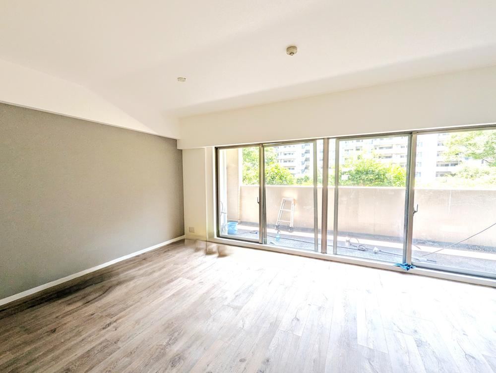 4LDK apartment in Fuchu, Tokyo - Photo 1