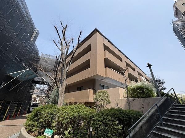 3LDK apartment in Hirakata, Osaka - Photo 1