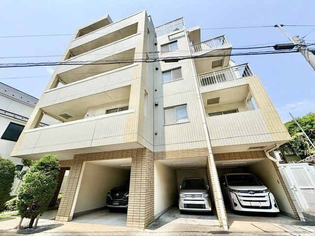 2LDK+S apartment in Shinagawa Ward, Tokyo - Photo 1