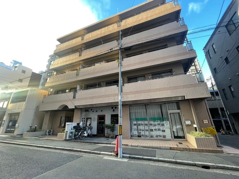 2LDK apartment in Nada Ward, Kobe, Hyogo - Photo 1