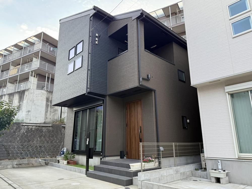 3LDK house in Zama, Kanagawa - Photo 1