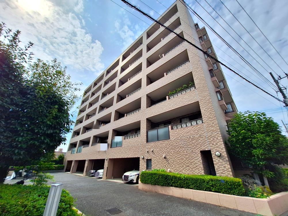 2LDK apartment in Katsushika Ward, Tokyo - Photo 1