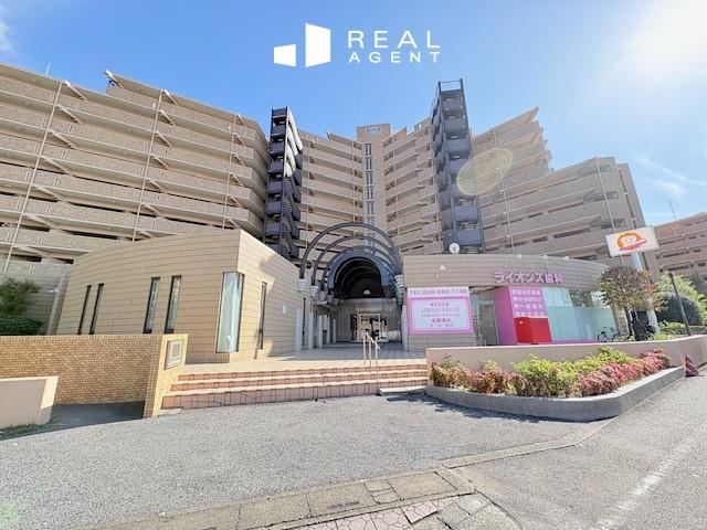 3LDK apartment in Minuma Ward, Saitama - Photo 1