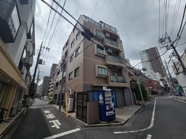 studio apartment in Musashino, Tokyo - Photo 1
