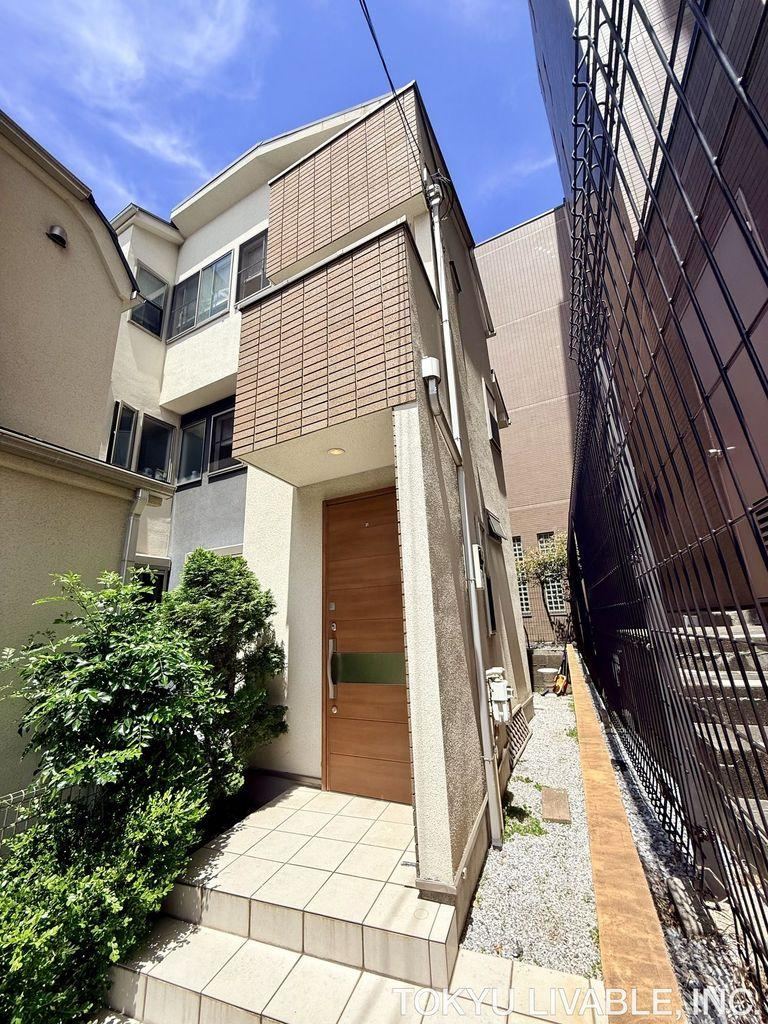 2LDK+S house in Itabashi Ward, Tokyo - Photo 1