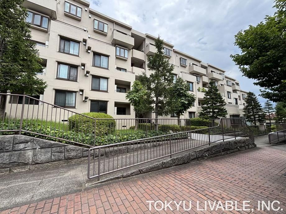 3LDK apartment in Tsuzuki Ward, Yokohama, Kanagawa - Photo 1