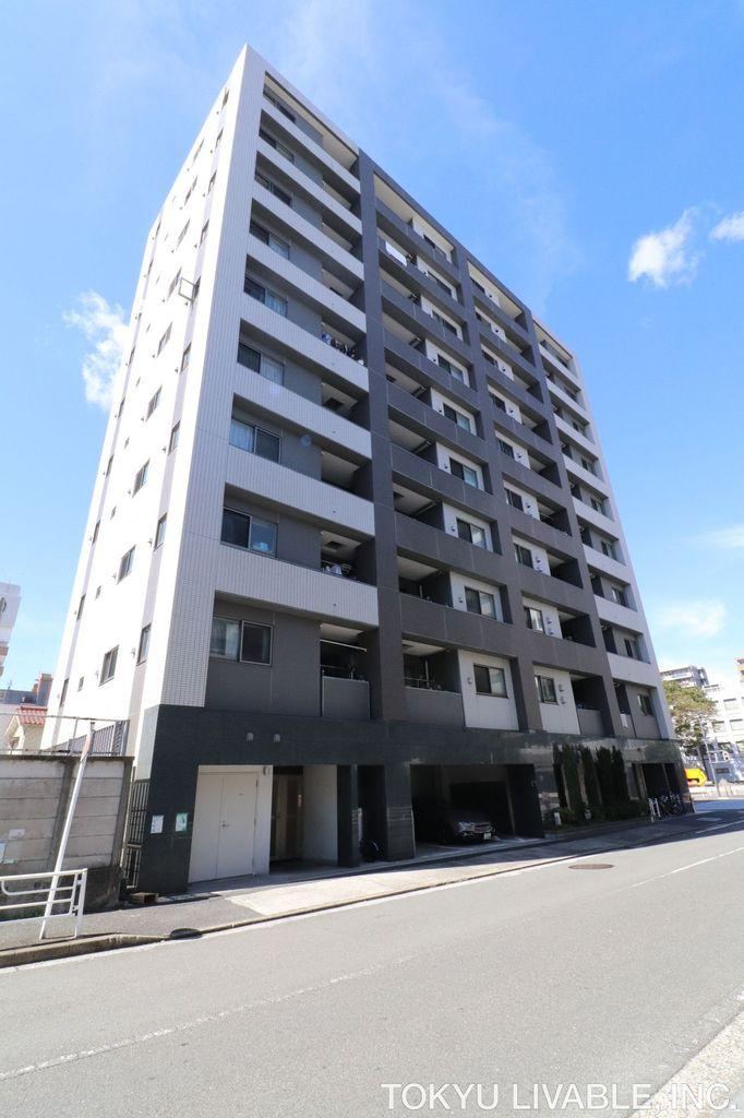 3LDK apartment in Naka Ward, Yokohama, Kanagawa - Photo 1