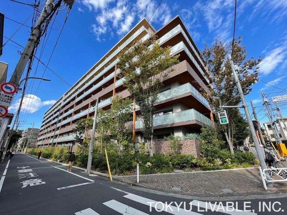 3LDK apartment in Chofu, Tokyo - Photo 1