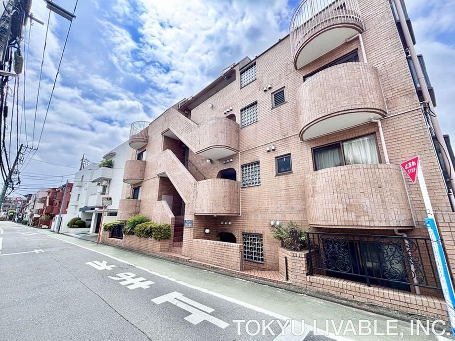 3LDK apartment in Koganei, Tokyo - Photo 1