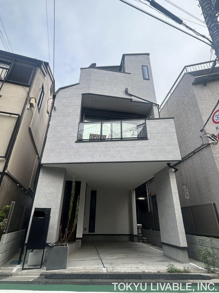 4LDK house in Meguro Ward, Tokyo - Photo 1