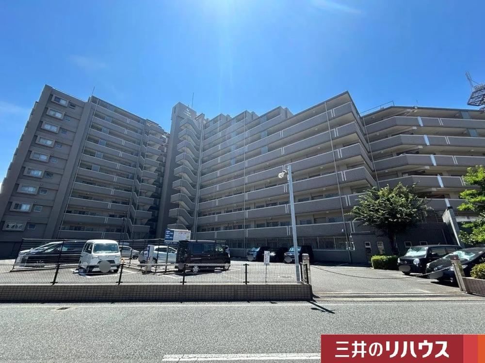 3LDK+S apartment in Higashi Ward, Fukuoka - Photo 1