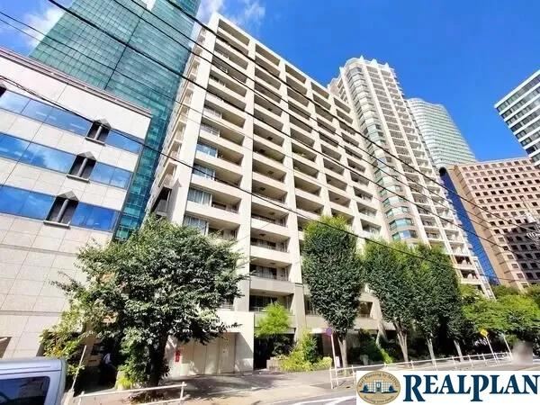 2LDK apartment in Minato Ward, Tokyo - Photo 1