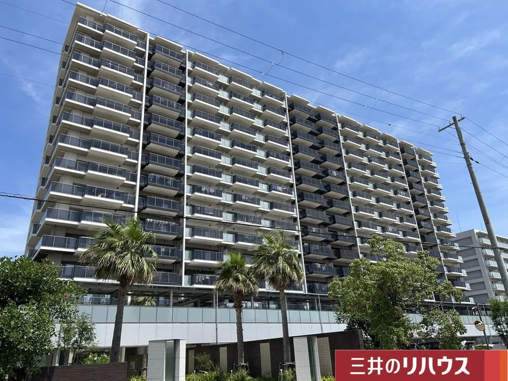 3LDK apartment in Chuo Ward, Kobe, Hyogo - Photo 1