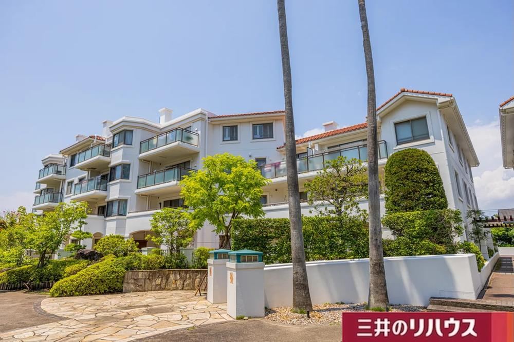 3LDK apartment in Chigasaki, Kanagawa - Photo 1