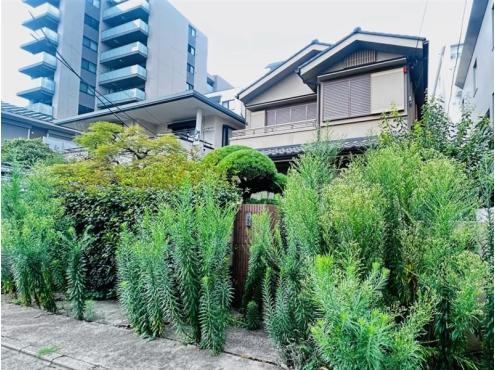 180 m² land in Meguro Ward, Tokyo - Photo 1