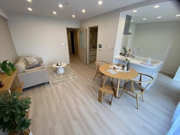 1LDK+S apartment in Chuo Ward, Kobe, Hyogo - Photo 1