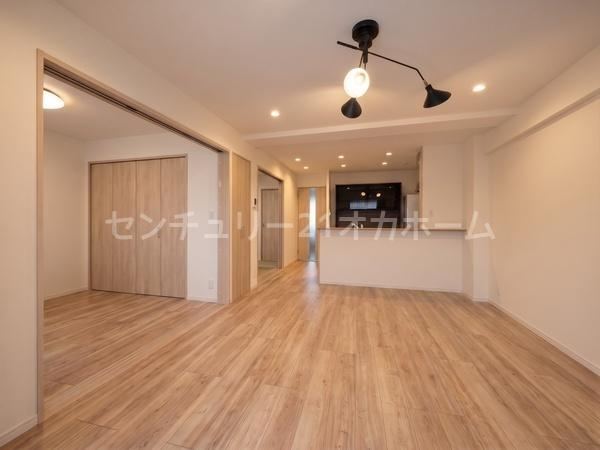 3LDK apartment in Tsurumi Ward, Osaka - Photo 1