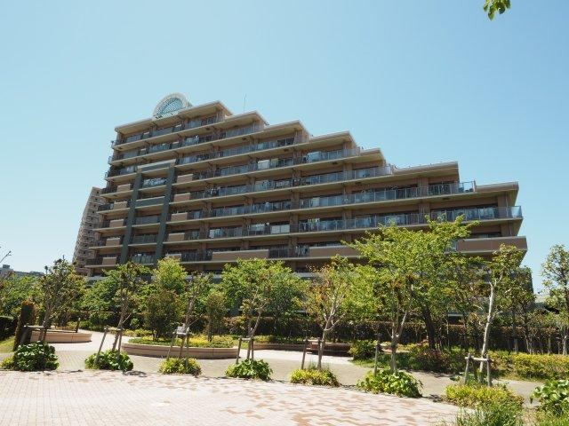 4LDK apartment in Urayasu, Chiba - Photo 1