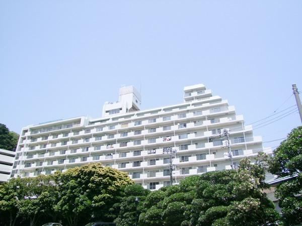 1DK apartment in Atami, Shizuoka - Photo 1