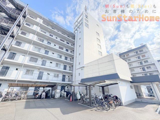 3DK apartment in Hamura, Tokyo - Photo 1