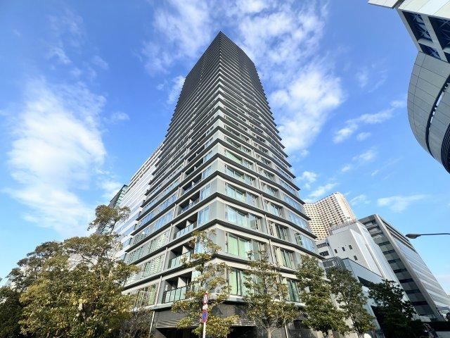 2LDK apartment in Minato Ward, Tokyo - Photo 1