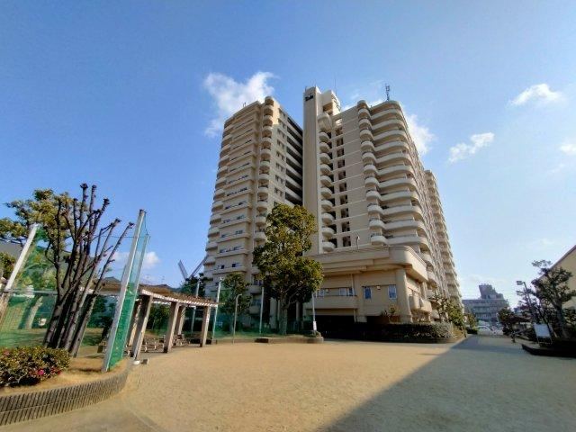 3LDK apartment in Tsurumi Ward, Osaka - Photo 1