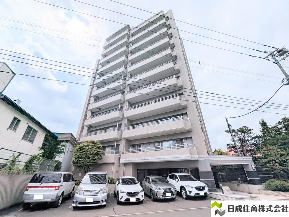 3LDK+S apartment in Chuo Ward, Sapporo, Hokkaido - Photo 1