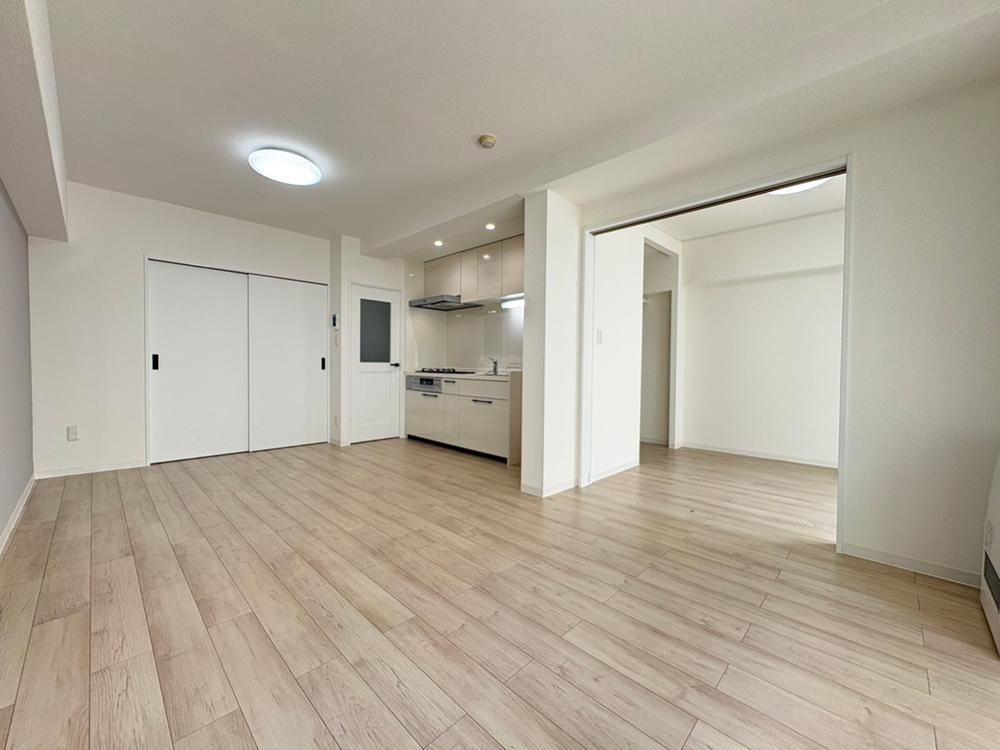 2LDK apartment in Nishi Ward, Sapporo, Hokkaido - Photo 1