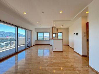 3LDK+S apartment in Mihara
