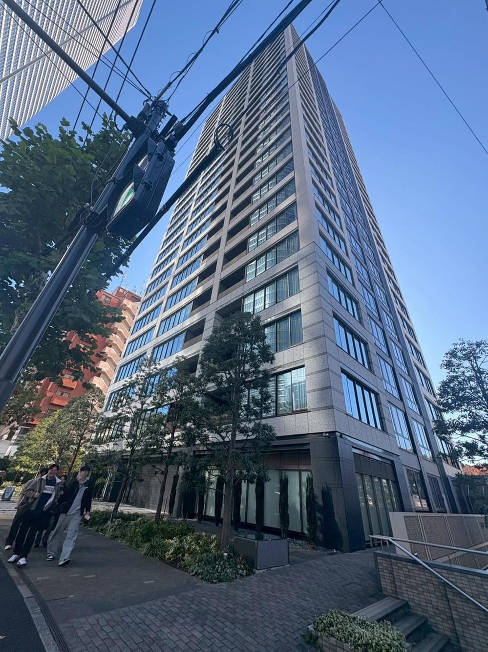 1LDK apartment in Minato Ward, Tokyo - Photo 1