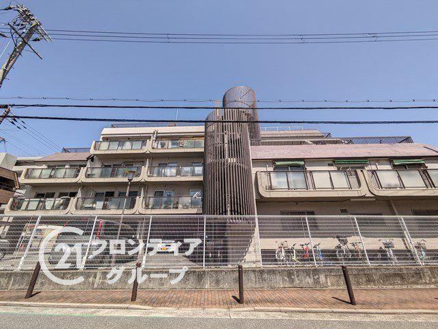 3LDK apartment in Nishinomiya, Hyogo - Photo 1