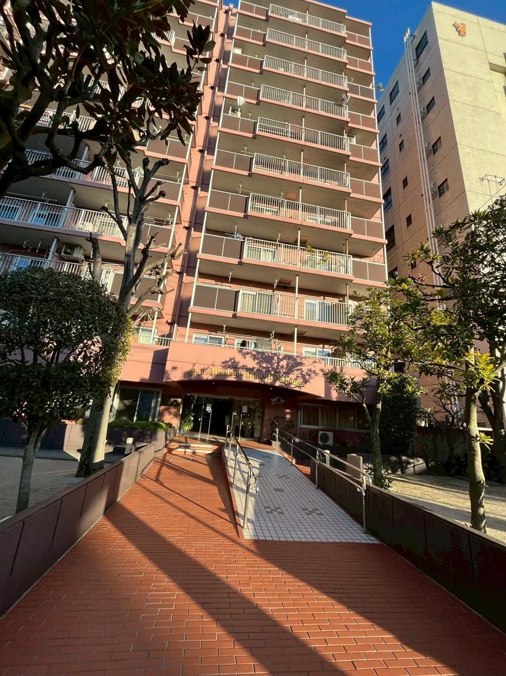 3LDK apartment in Shinagawa Ward, Tokyo - Photo 1