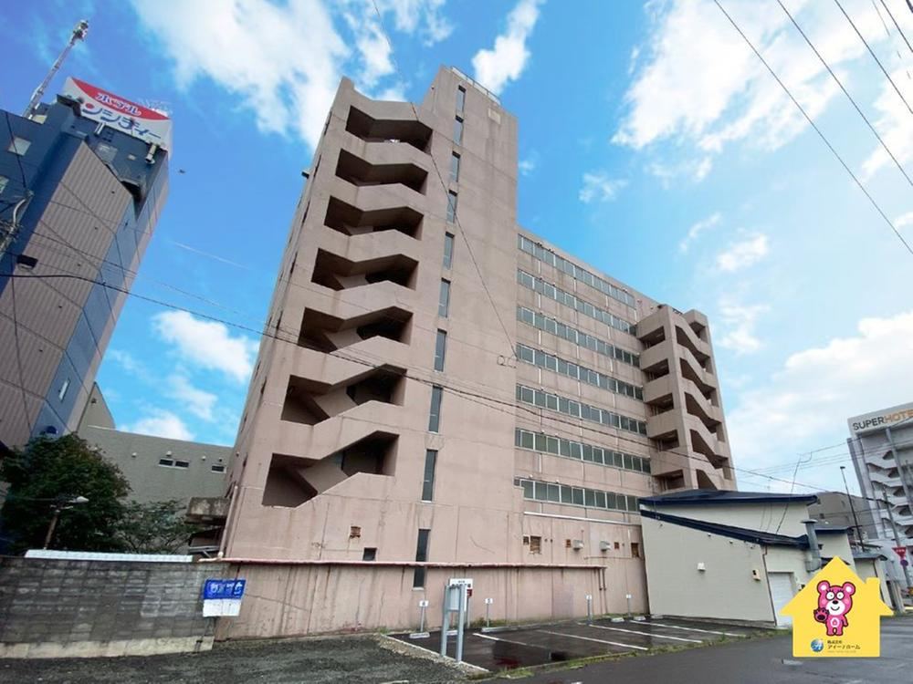 2DK apartment in Hakodate, Hokkaido - Photo 1