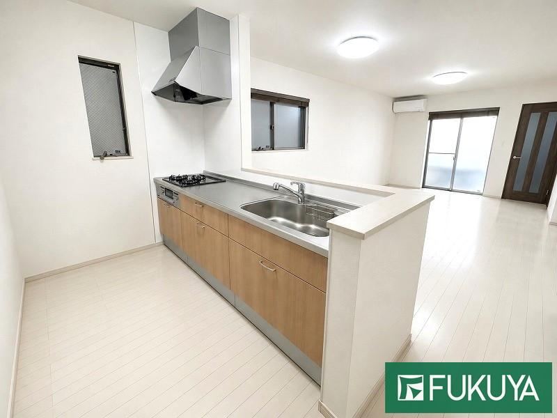 3LDK house in Neyagawa, Osaka - Photo 1